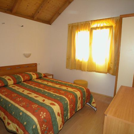 Villas Oleandri Vrboska Exterior foto